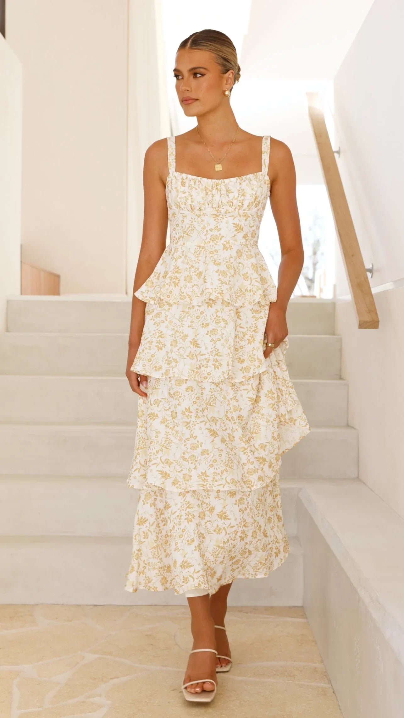 Isadora – Maxi floral dress in soft peach