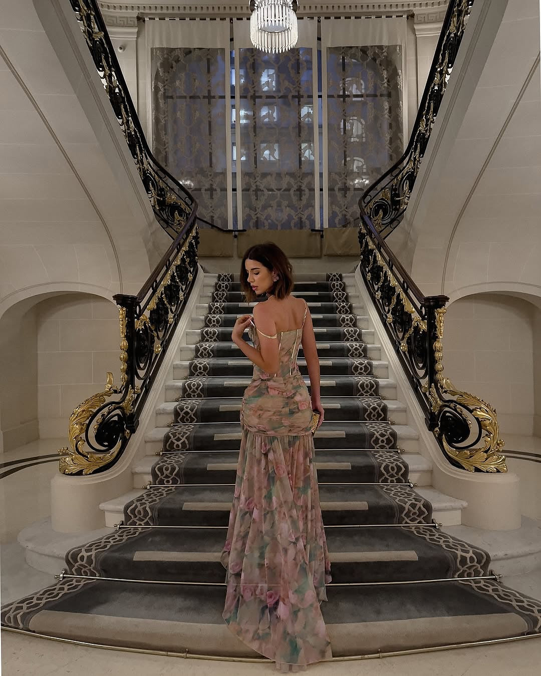 Isamara – Elegant and Flowing Long Dress