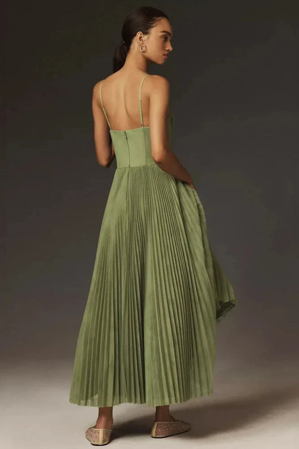 Adèle – Dress with Refined Movement and Classic Charm