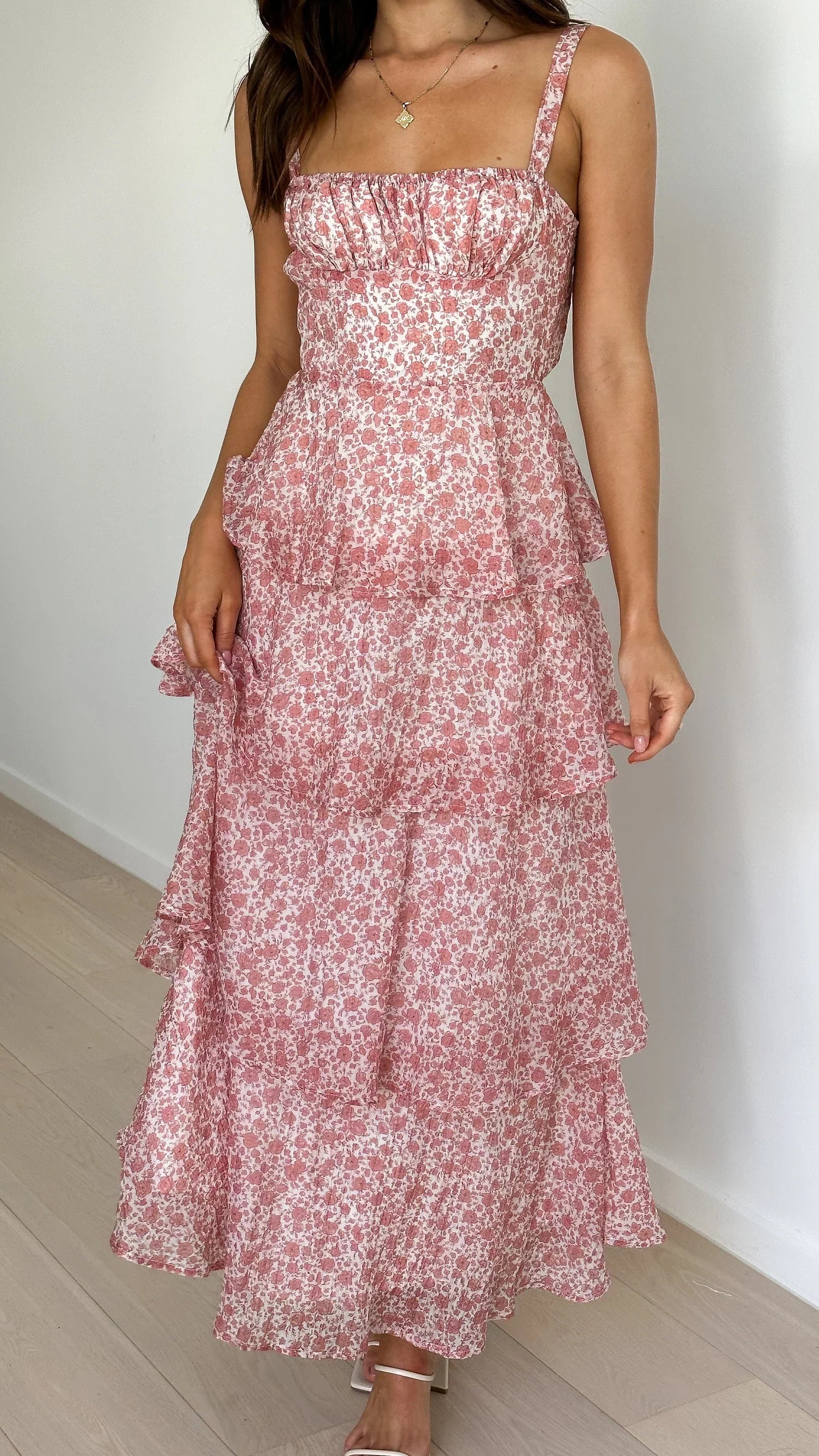 Isadora – Maxi floral dress in soft peach