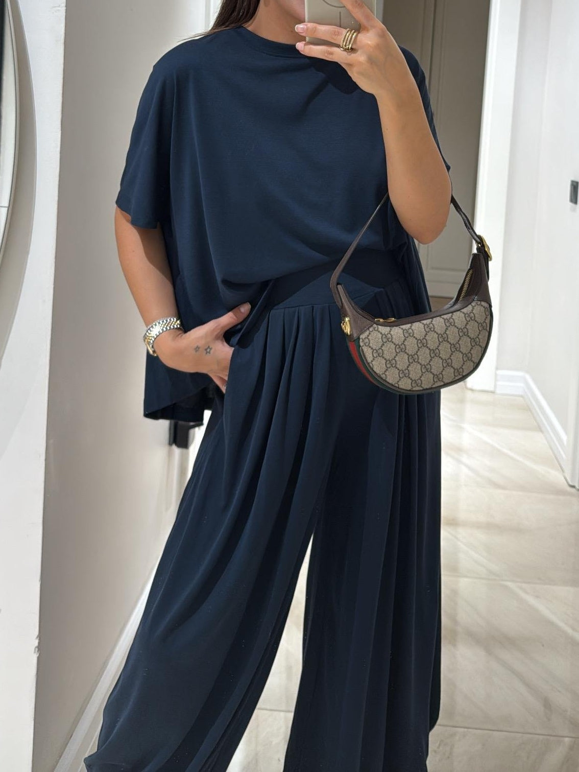 Livi - Loose Two-Piece Set in Fluid Fabric