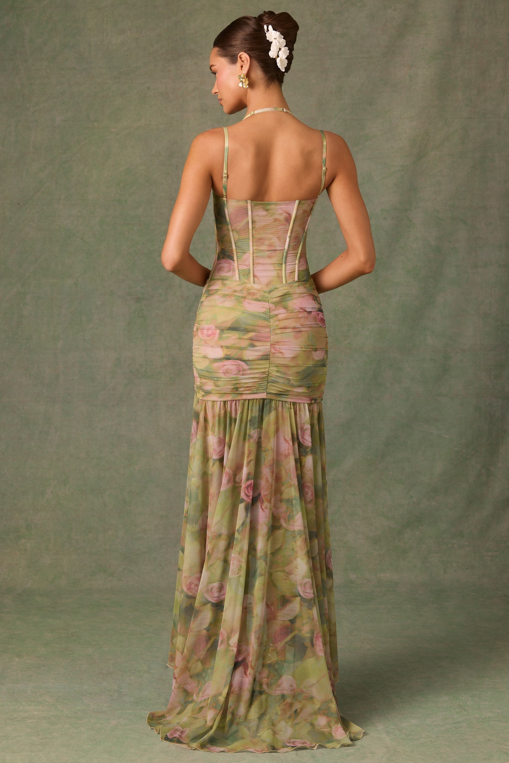 Isamara – Elegant and Flowing Long Dress