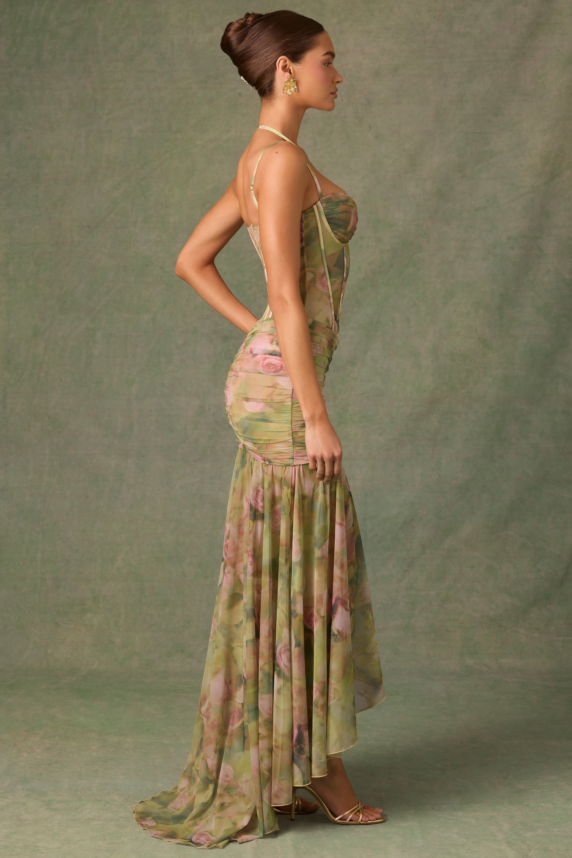 Isamara – Elegant and Flowing Long Dress