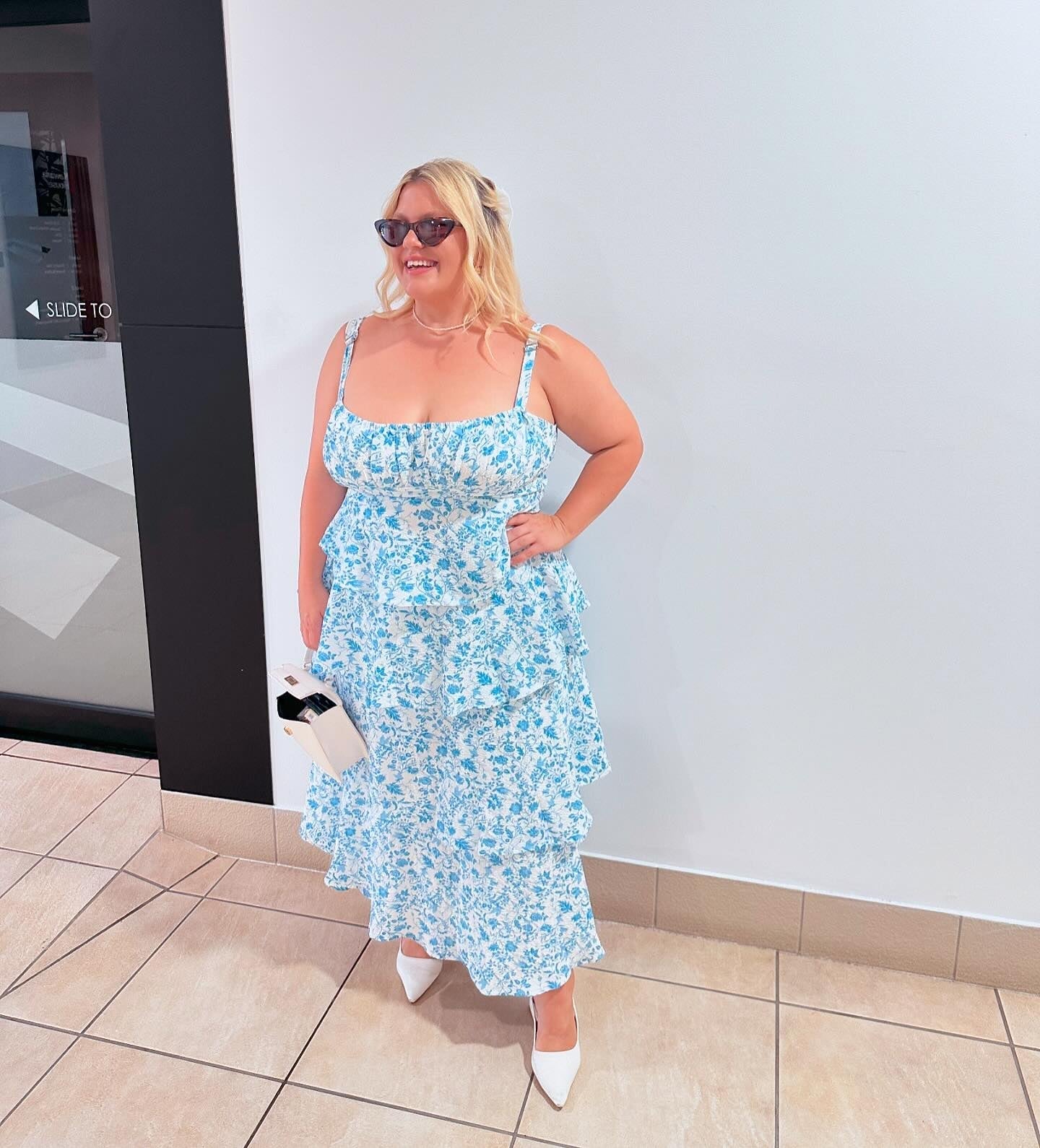 Isadora – Maxi floral dress in soft peach