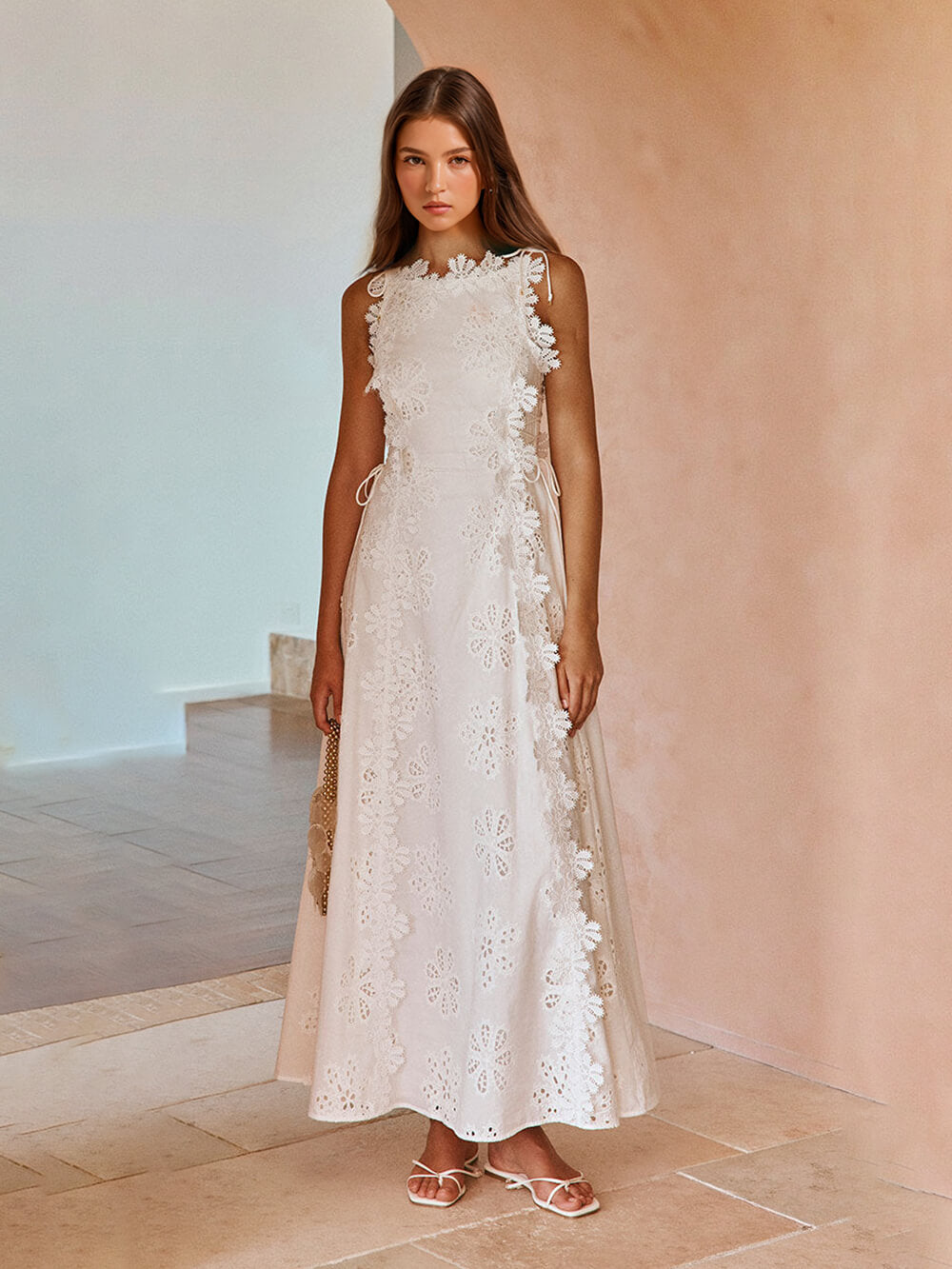 Nadia - Elegant long dress with cut-out finishes and tie sides