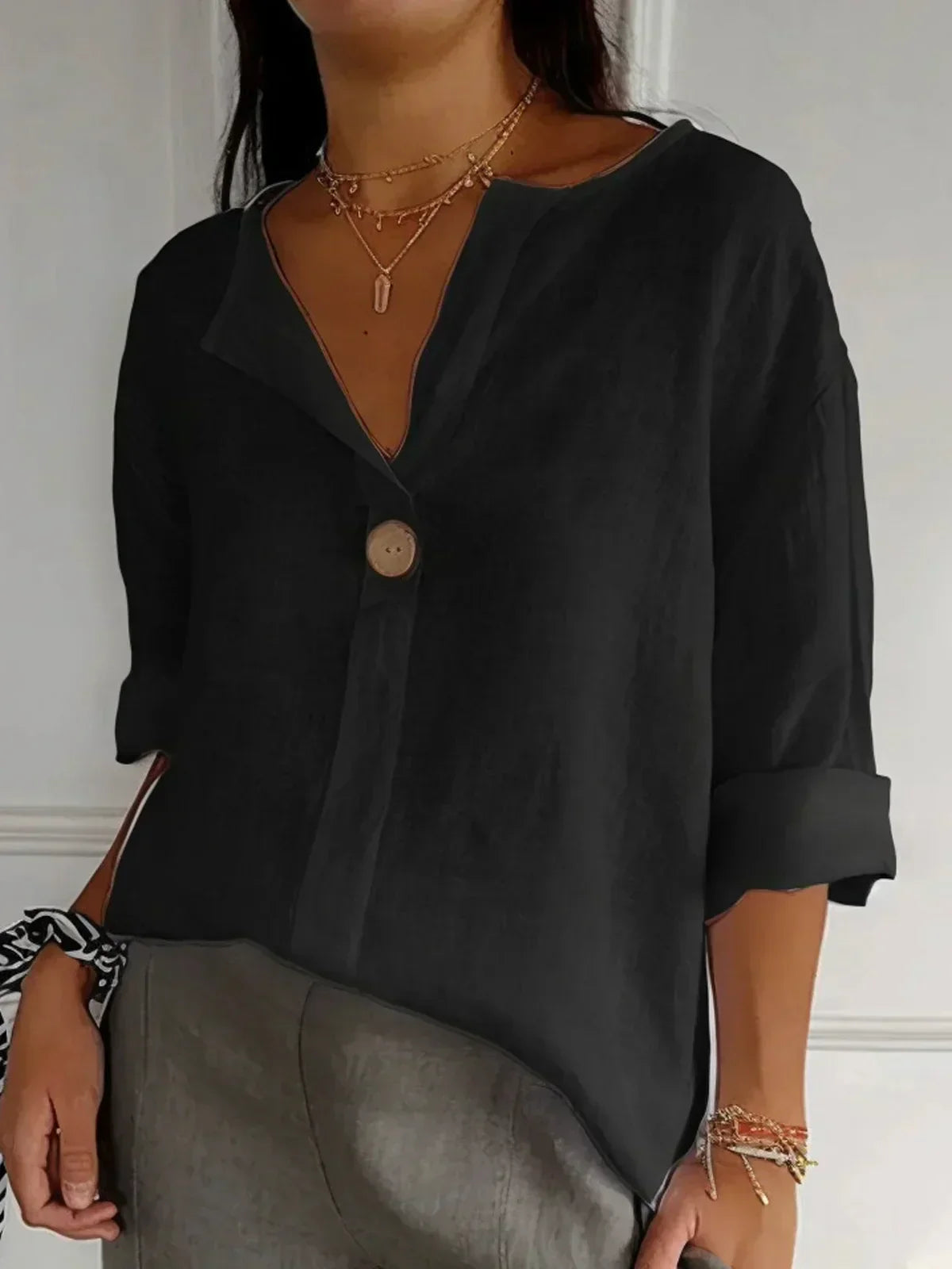 Sarah – Chic Comfort Blouse