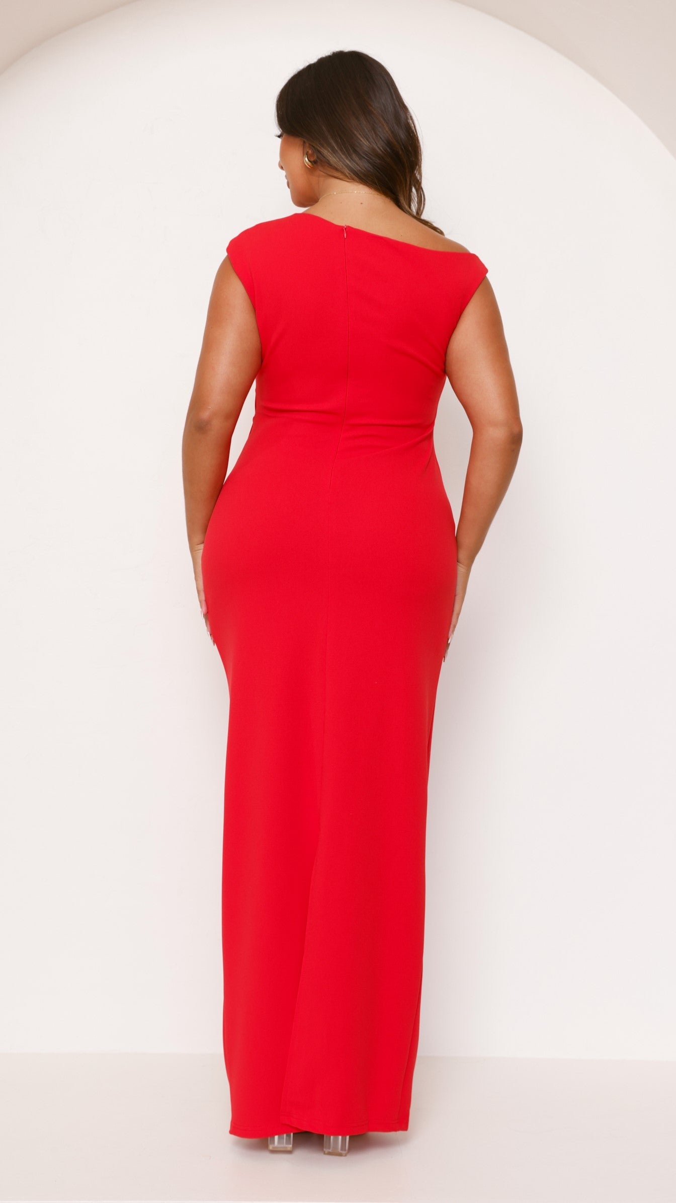 Lilah – Long Sculpting Dress with Irresistible Charm
