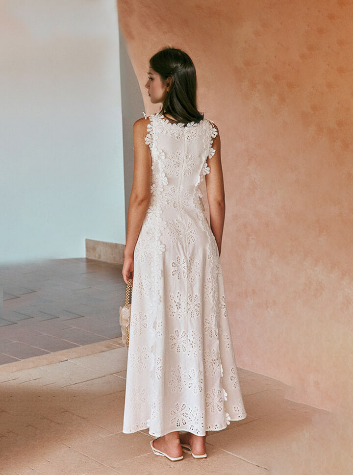 Nadia - Elegant long dress with openwork finishes and tie sides