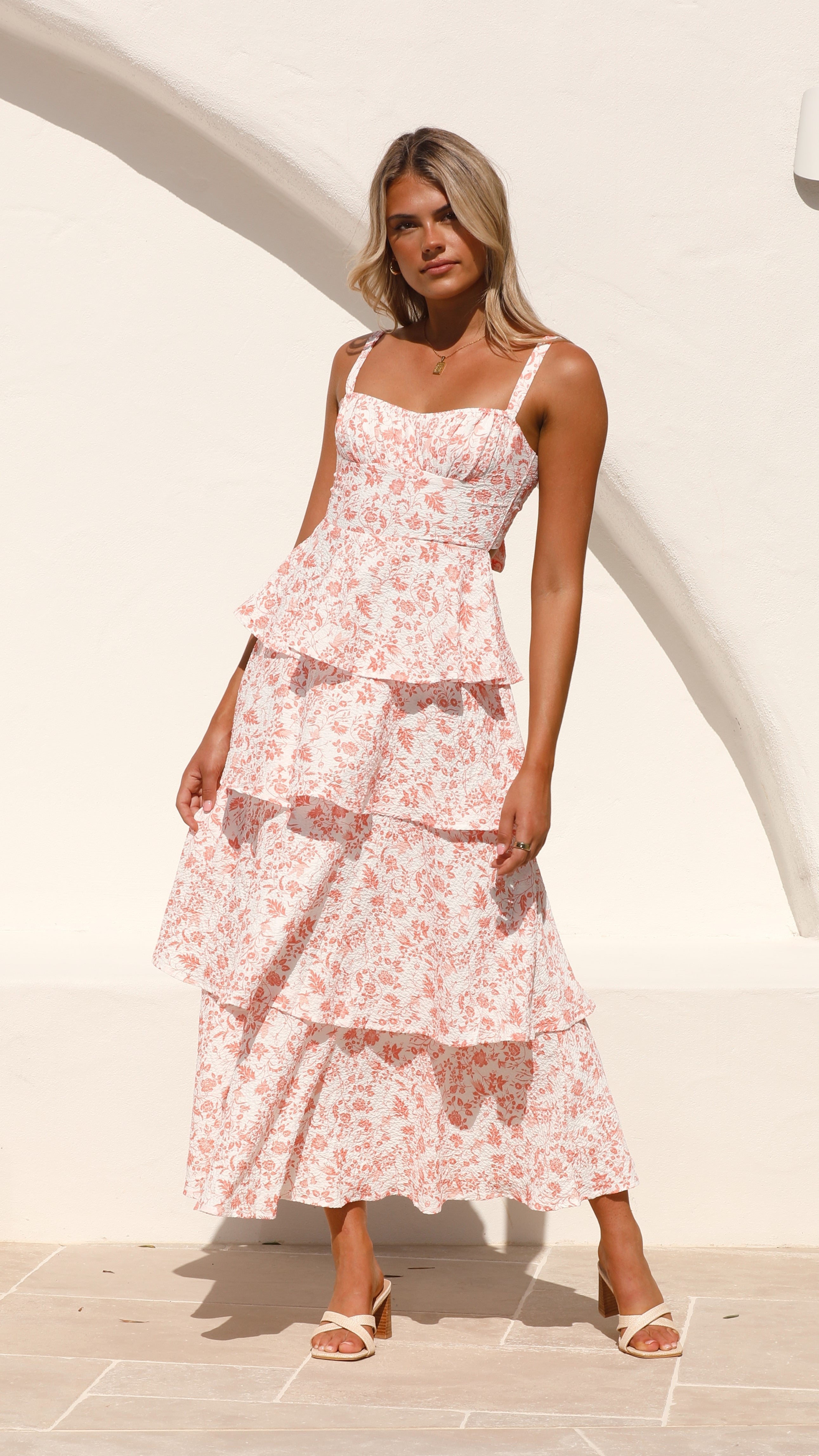 Isadora – Maxi floral dress in soft peach