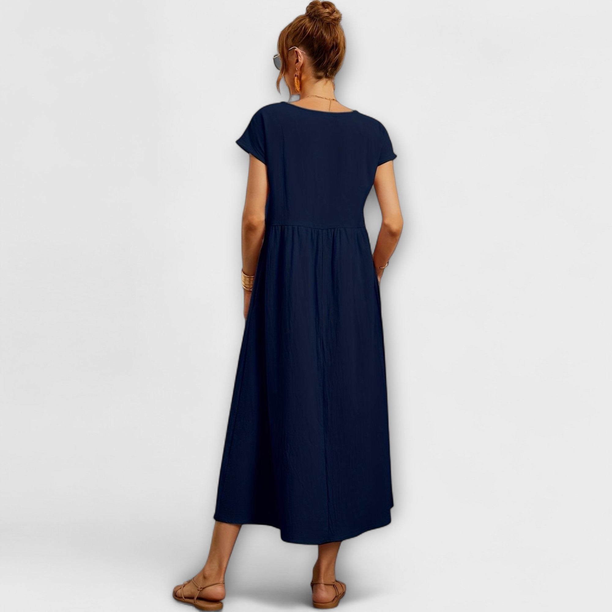 Magnolia – Elegant Women's Dress with Timeless Charm