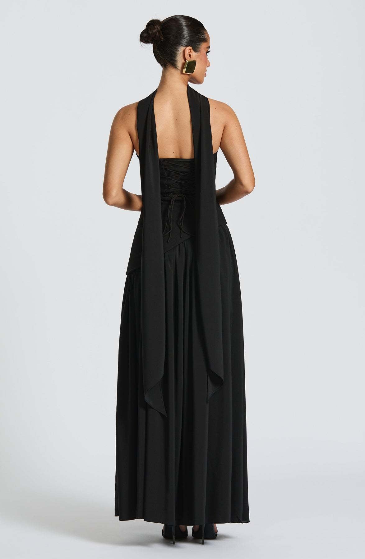 Oliwia - Elegant and Flowing Long Dress