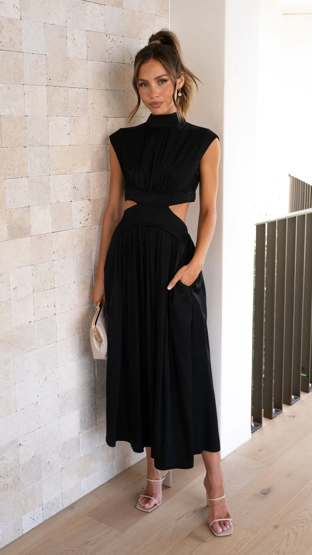 Quincy – Midi Dress with Cut-Out and Pockets
