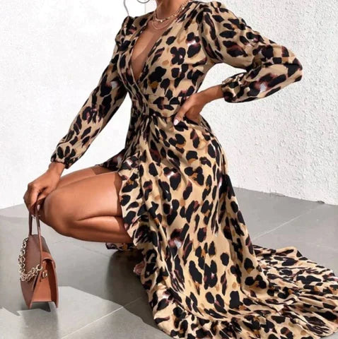 Lisandra – Elegant V-Neck Dress