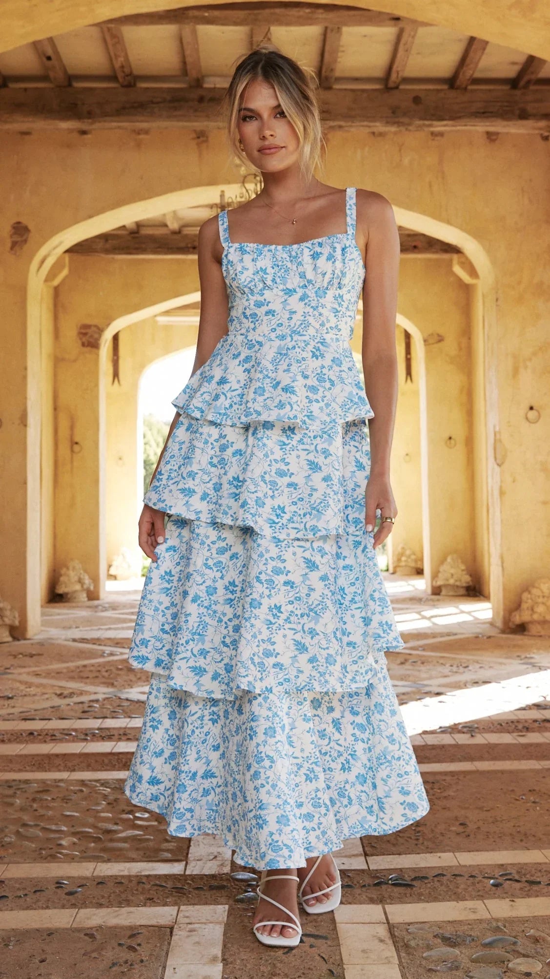 Isadora – Maxi floral dress in soft peach