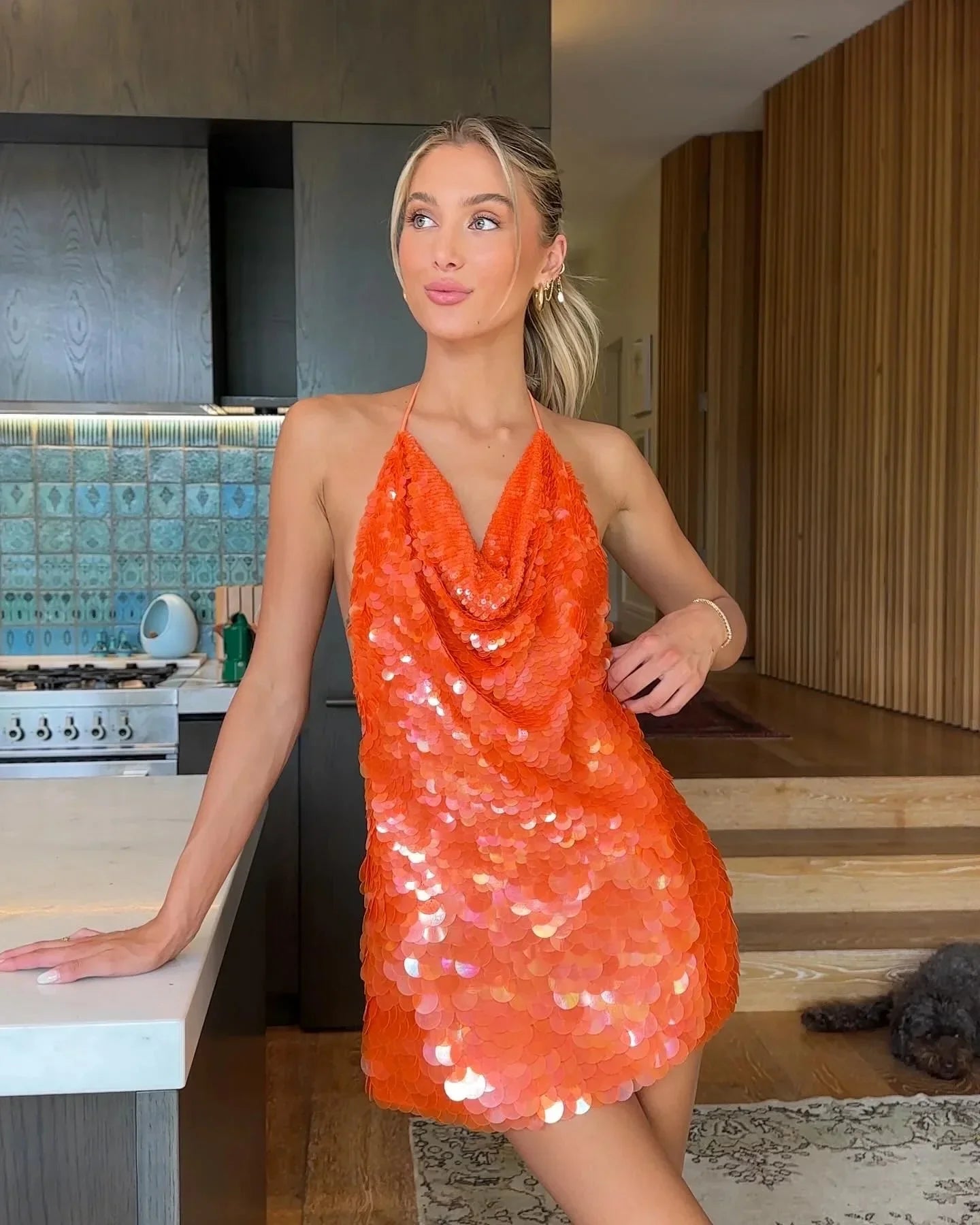 Karina – Short sequined dress, backless and halter neck