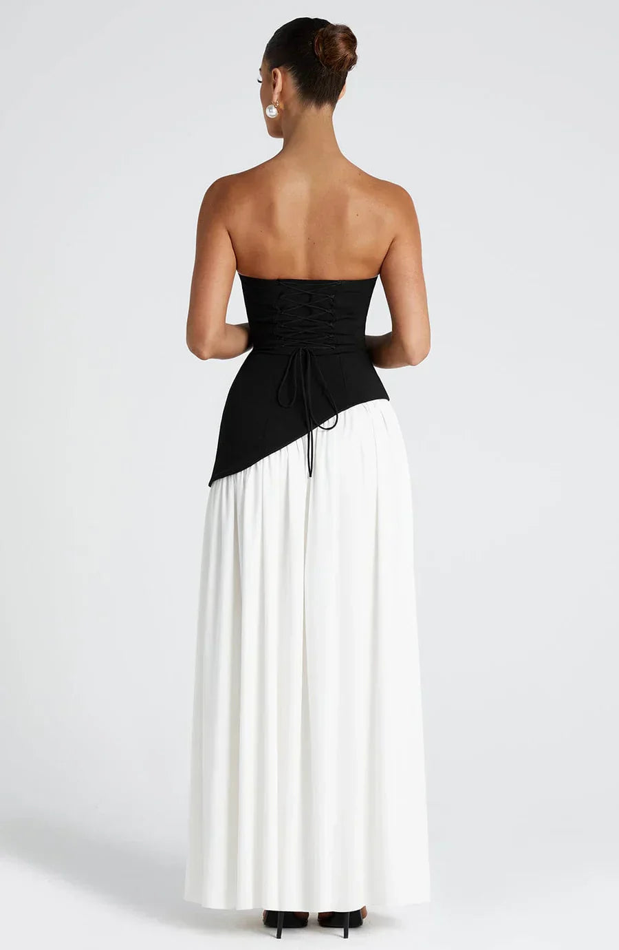 Oliwia - Elegant and Flowing Long Dress