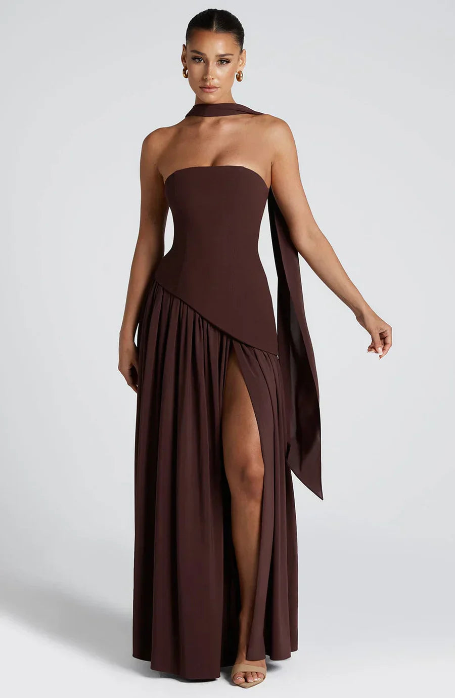 Oliwia - Elegant and Flowing Long Dress